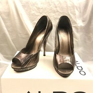 Beautiful Aldo High Heels “Roye” Peep Toe Shows